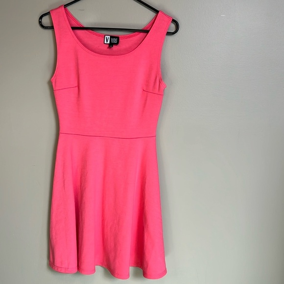 Vibe Sportswear Medium Women’s Pinkish-Peach A-Line Sleeveless Athletic Dress - Picture 2 of 7